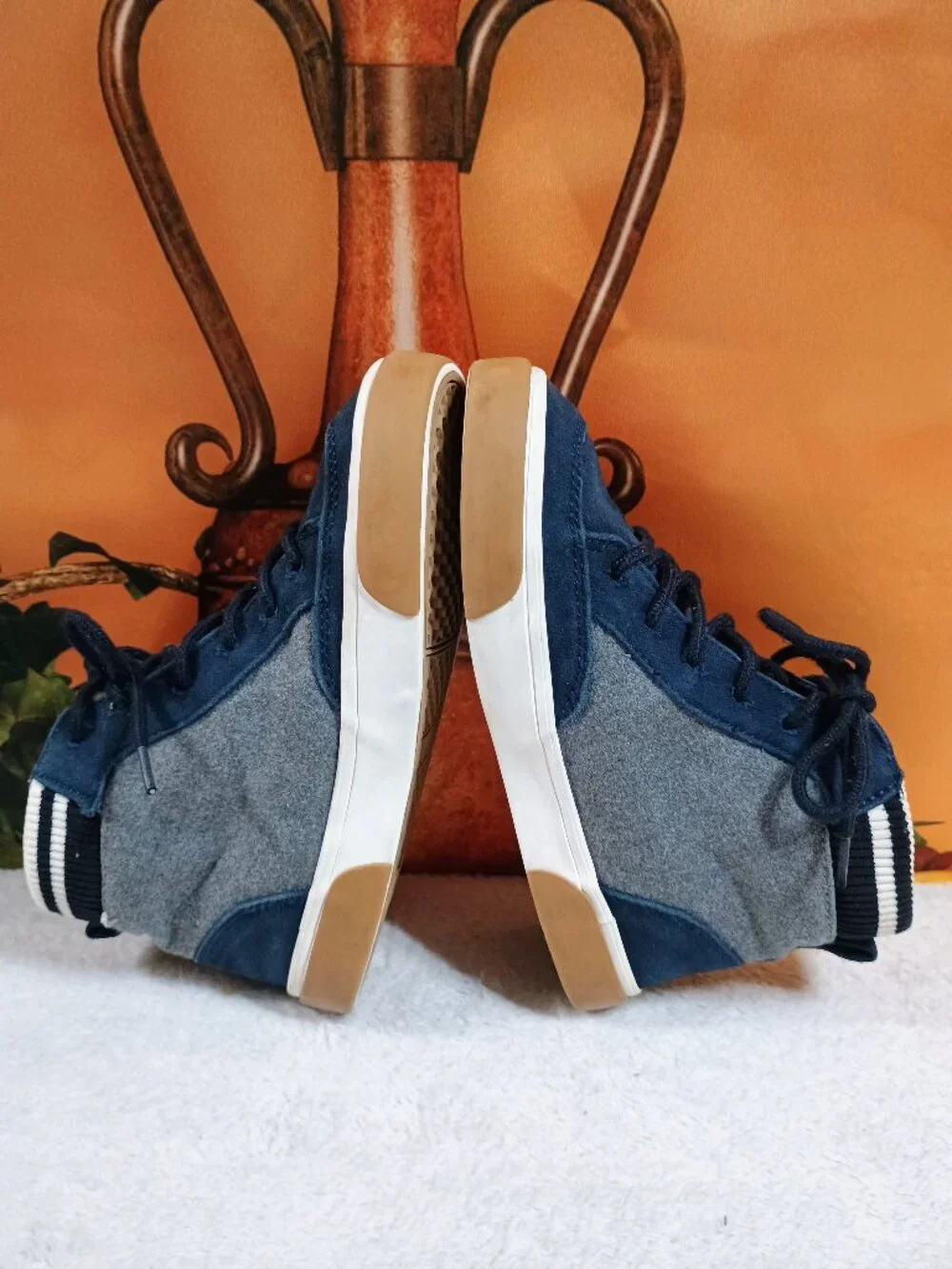 EUC Kids Old Navy Sz 13 Navy Blue High Top Varsity Sneakers Comfort Gum Sole